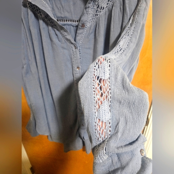 Free People Blue Katie Bird Button Down Crochet Shirt Tunic Top Large - Picture 8 of 10
